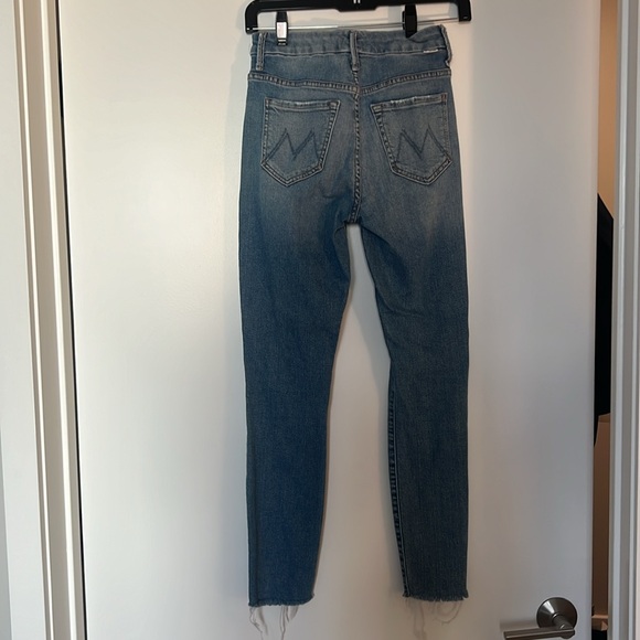 Mother Denim High Waisted Looker Ankle Fray Jeans in Shoot to Thrill - Picture 2 of 5